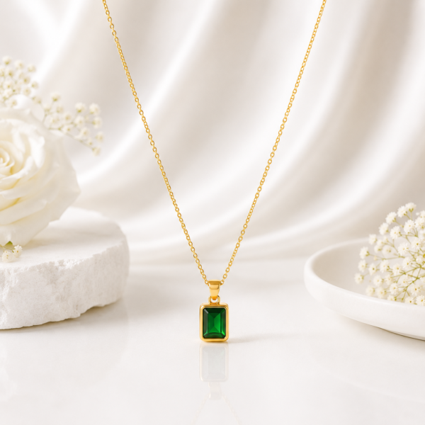 Emerald Green Gem Pendant Necklace