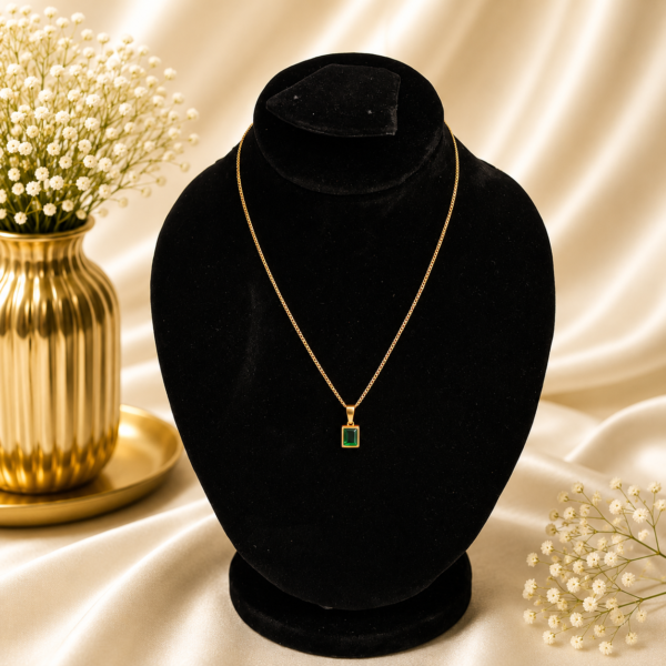 Emerald Green Gem Pendant Necklace